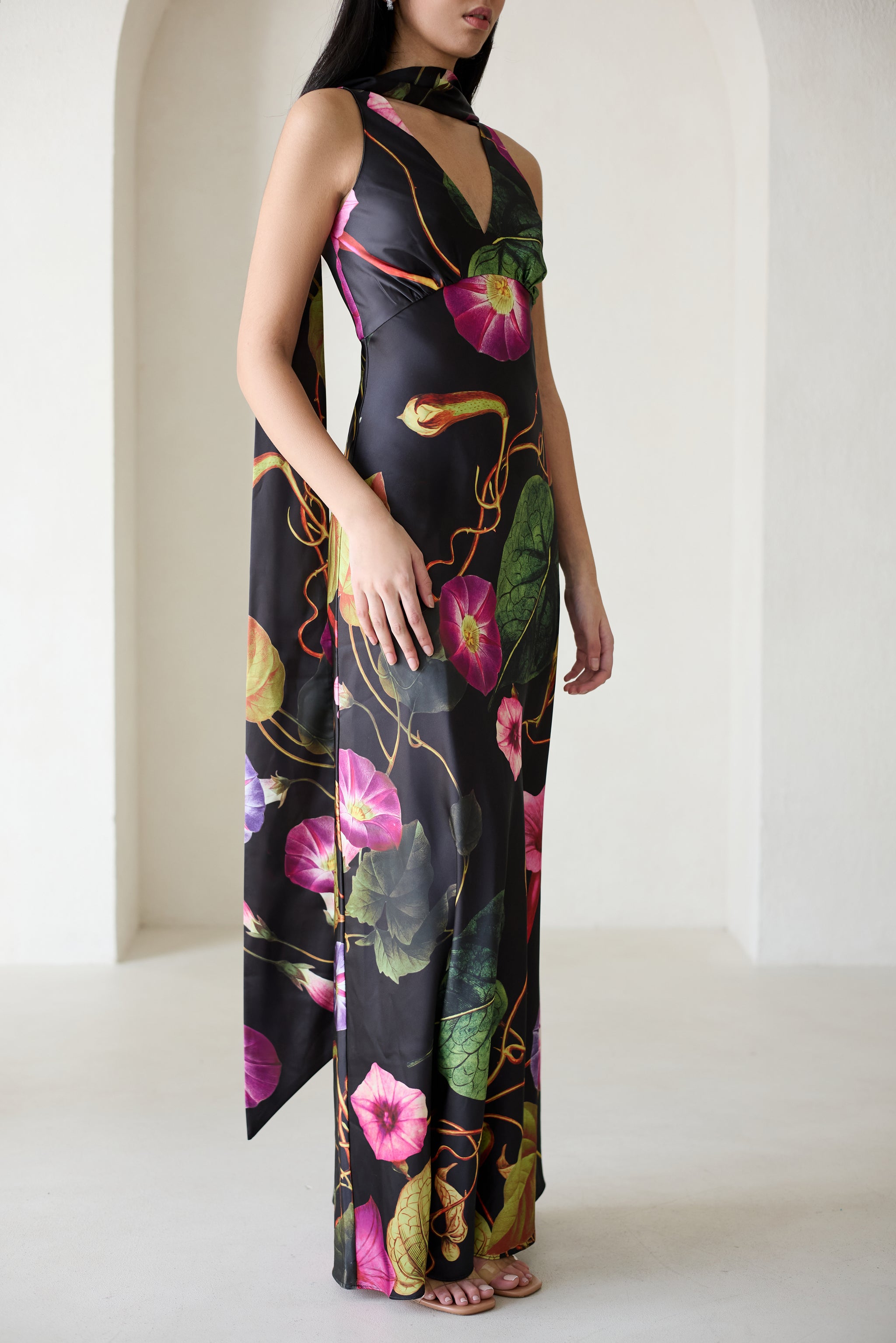 Catalina Silky Gown In Rafflesia Noir