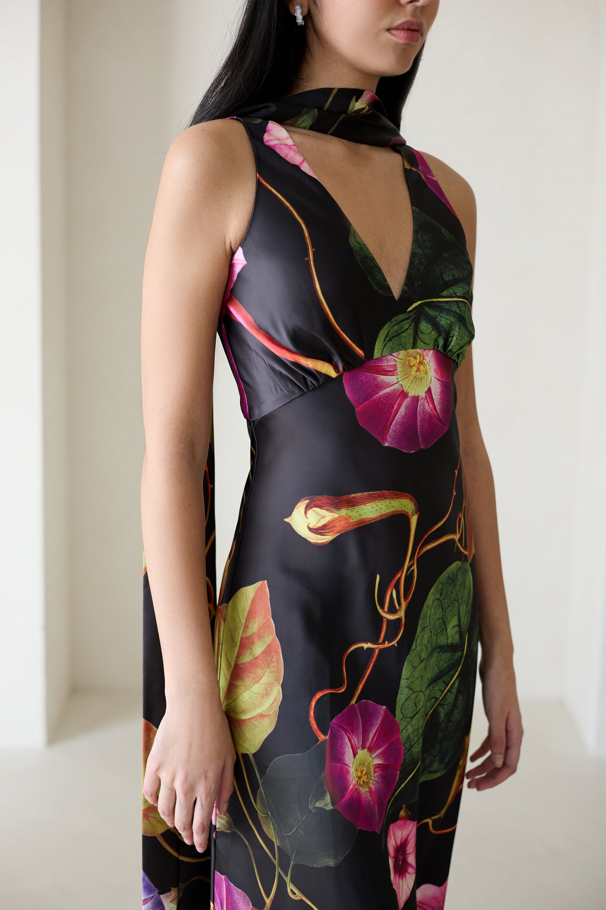 Catalina Silky Gown In Rafflesia Noir