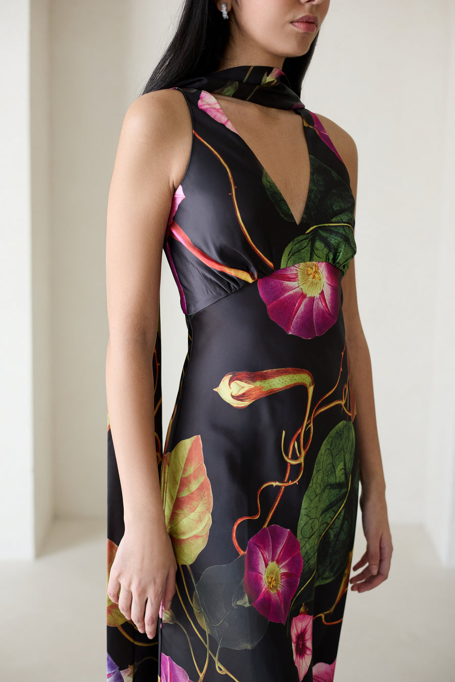 Catalina Silky Gown In Rafflesia Noir