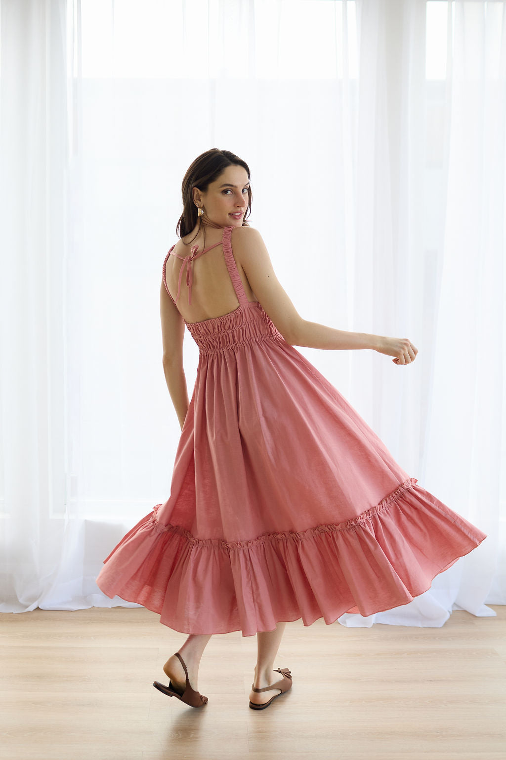 Amara Ruched Midi Linen Dress in Dusty Pink - L Amara Ruched Midi Linen Dress in Dusty Pink - L