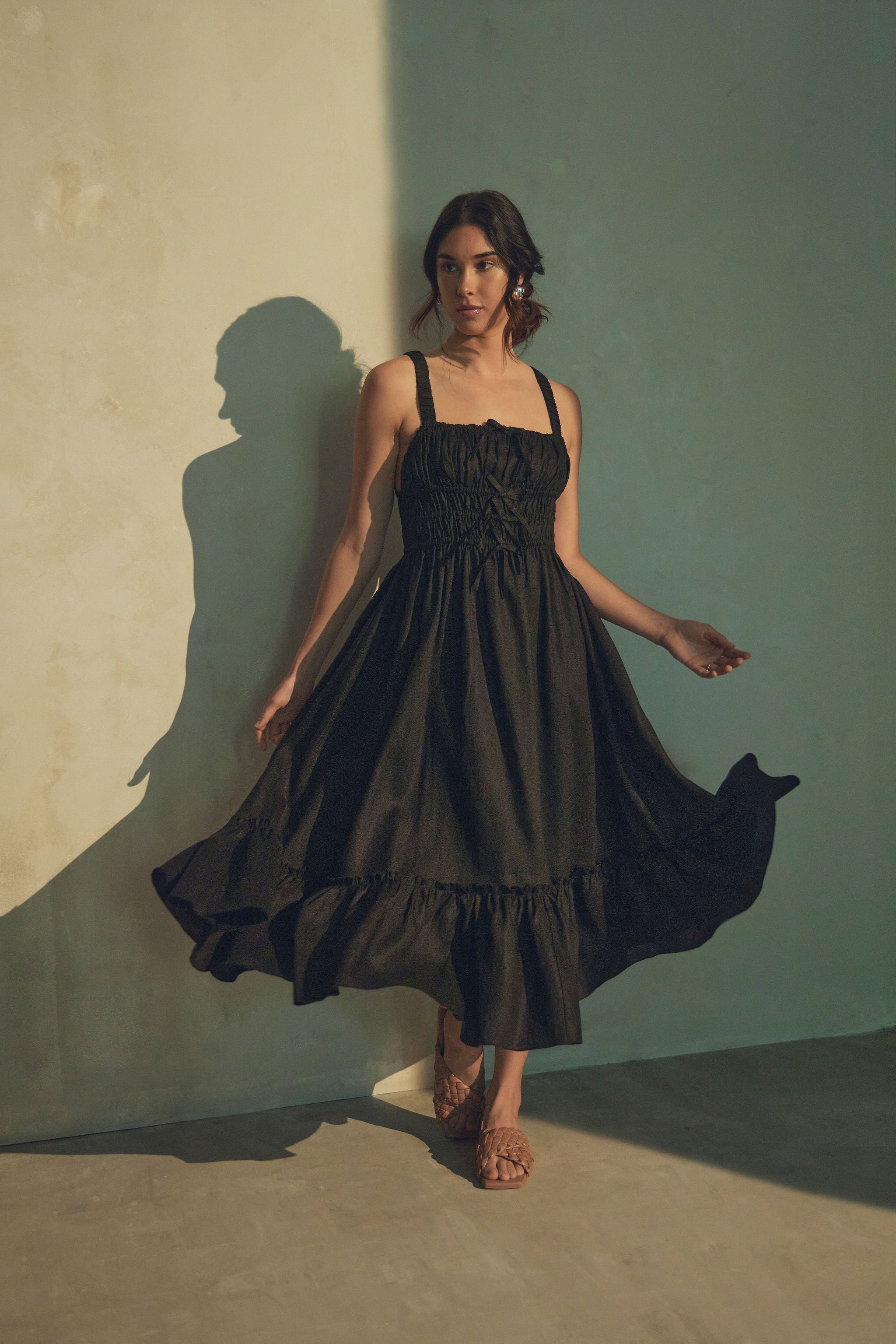 Amara Ruched Midi Linen Dress in Noir Black